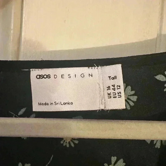 ASOS Tall Floral Romper - Picture 3 of 4